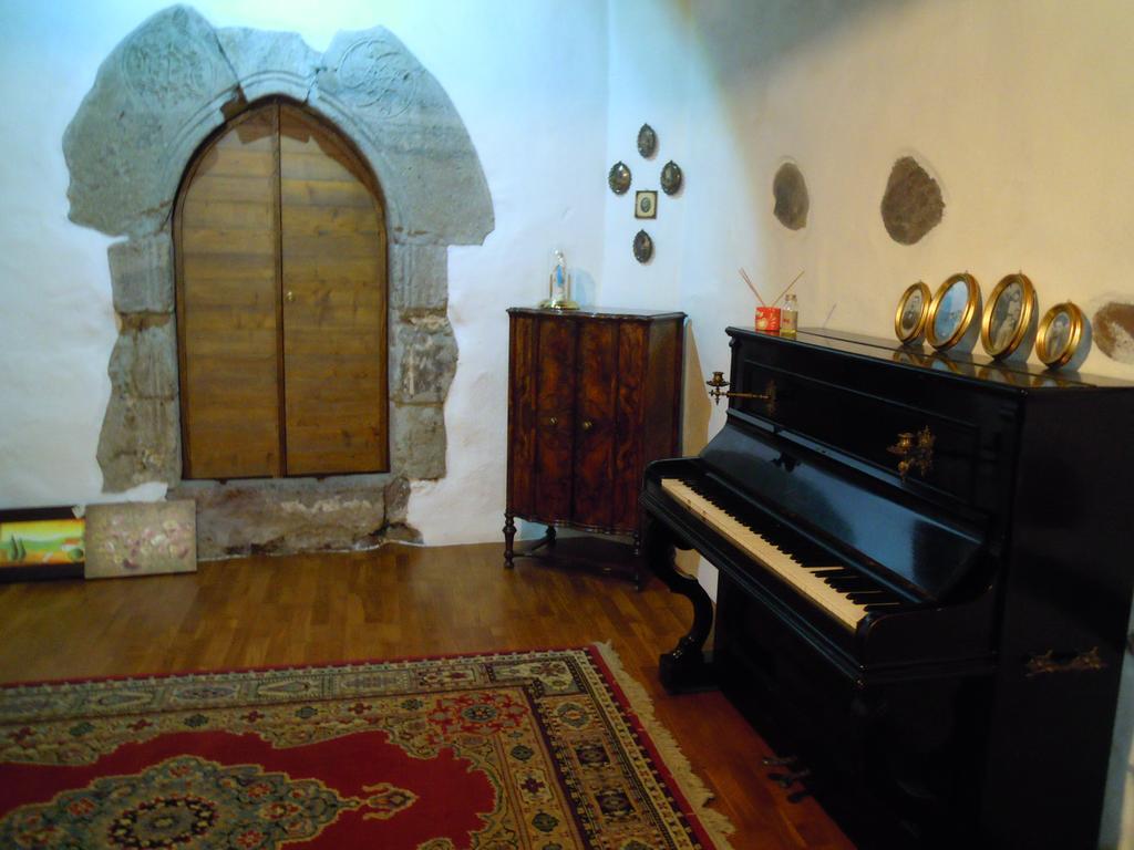 Casa Castori Bed & Breakfast Macomer Bagian luar foto