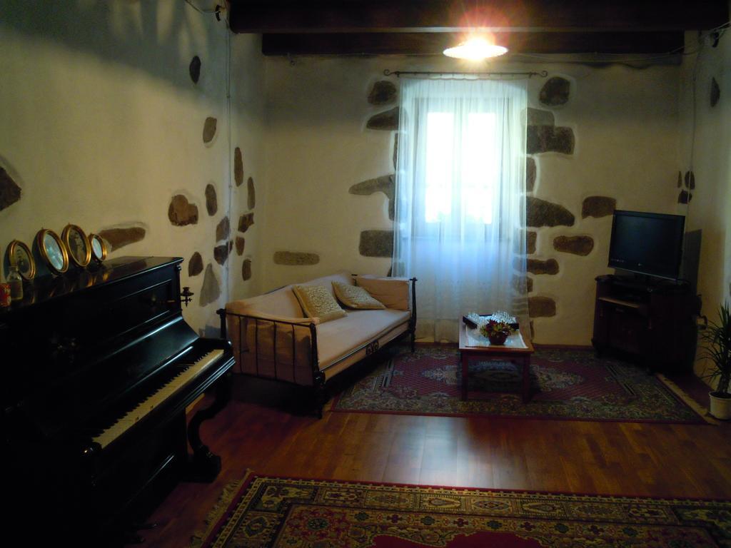 Casa Castori Bed & Breakfast Macomer Bagian luar foto