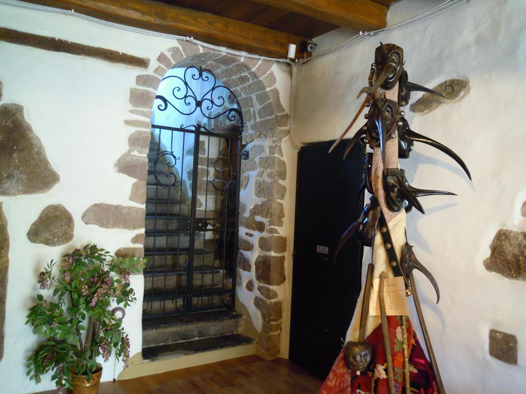 Casa Castori Bed & Breakfast Macomer Bagian luar foto