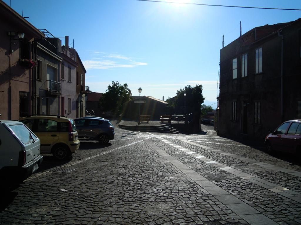 Casa Castori Bed & Breakfast Macomer Bagian luar foto